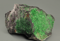 Уваровит с пумпеллиитом-Mg - «globural.ru» - Тихорецк