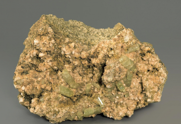 Апатит, кристалл - «globural.ru» - Тихорецк