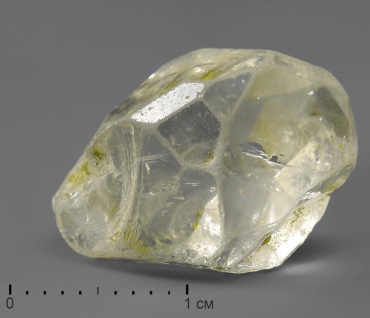 Топаз, кристалл в пластиковом боксе 1,5-2,5 см - «globural.ru» - Тихорецк